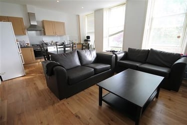 5 bed flat, Belle Grove Terrace, Spital Tongues, Newcastle, NE24LL - Image 1
